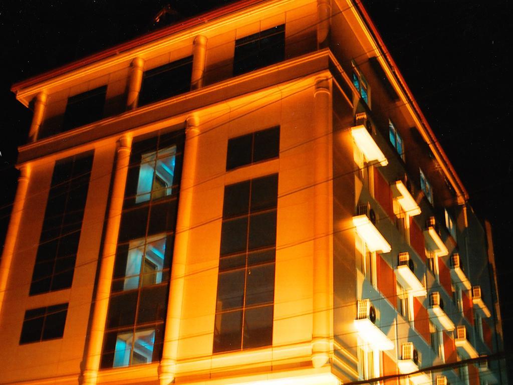 The Chakrie Residency Hotel Тирупати Екстериор снимка