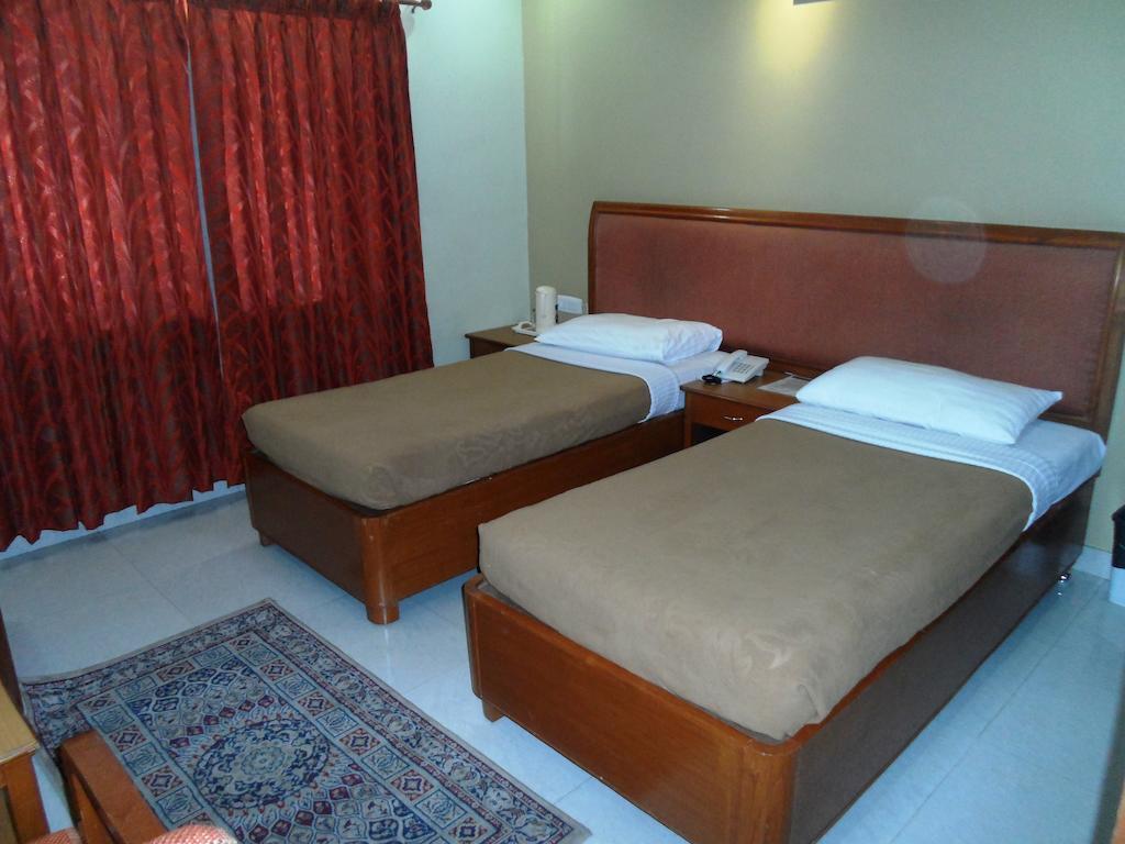 The Chakrie Residency Hotel Тирупати Екстериор снимка