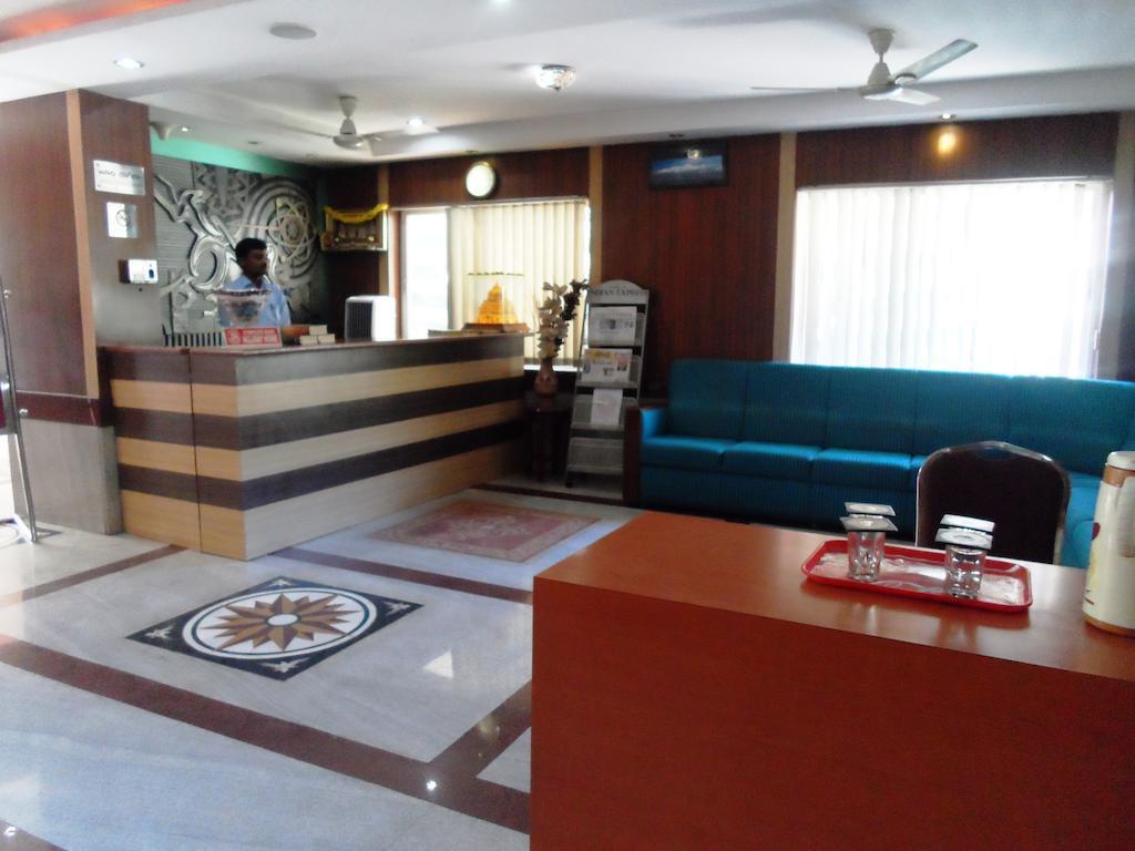 The Chakrie Residency Hotel Тирупати Екстериор снимка